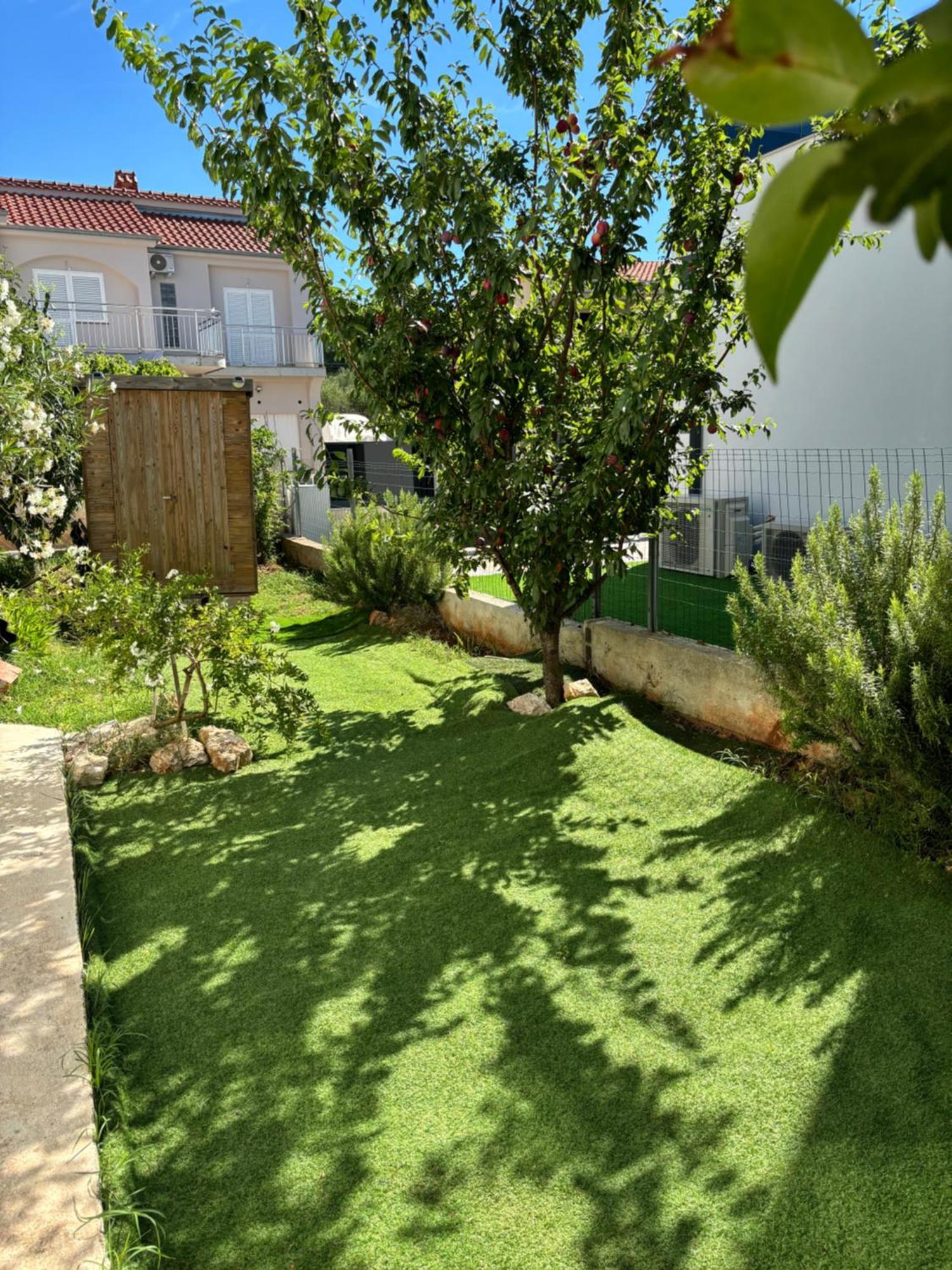 Apartments N&M Sukosan Bagian luar foto
