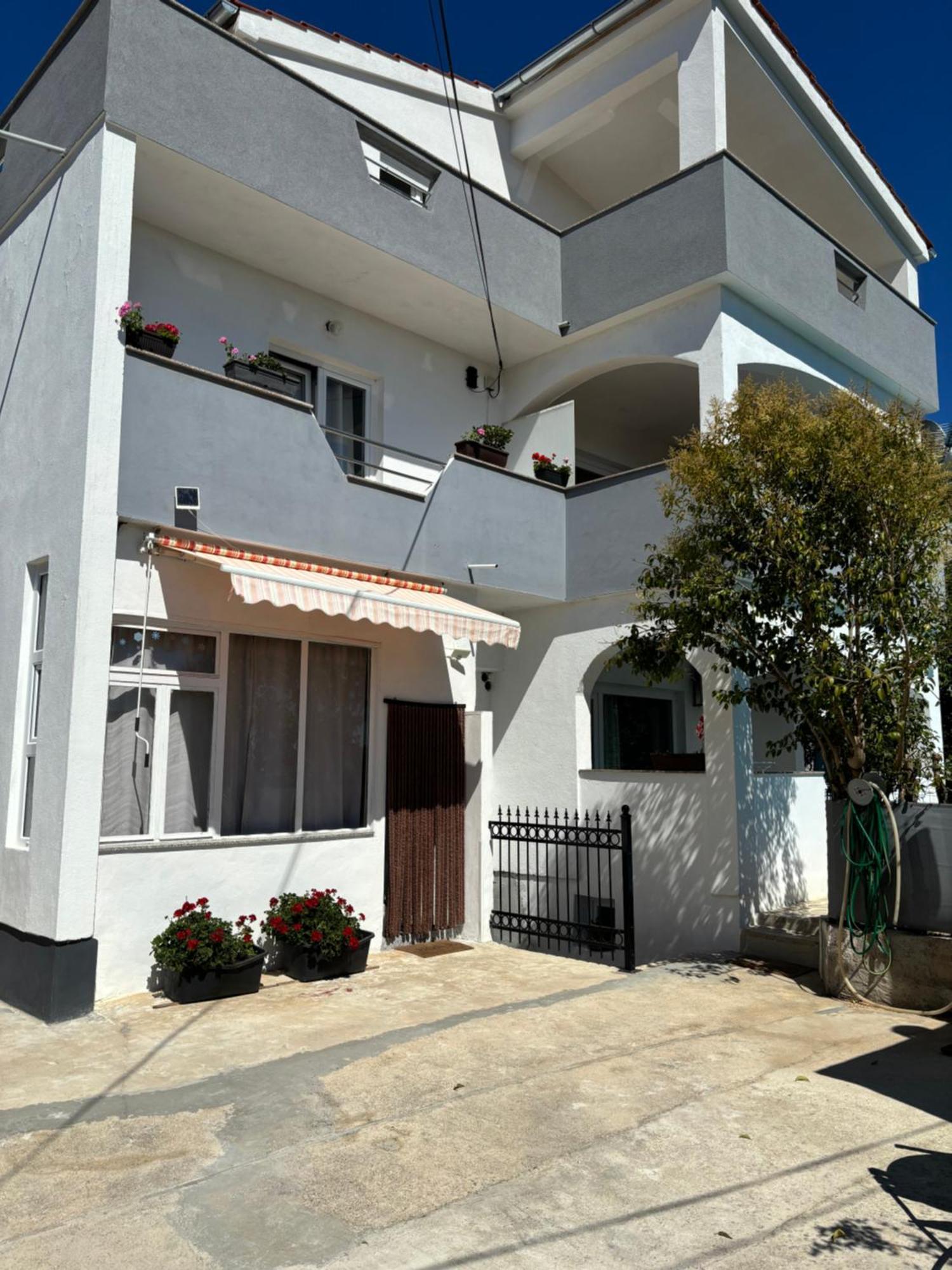 Apartments N&M Sukosan Bagian luar foto