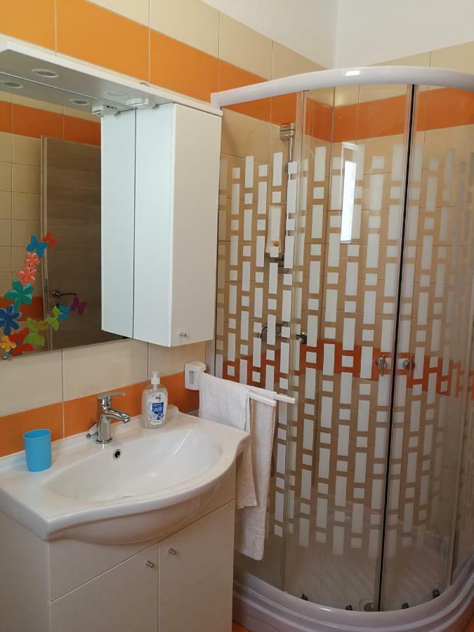 Apartments N&M Sukosan Bagian luar foto