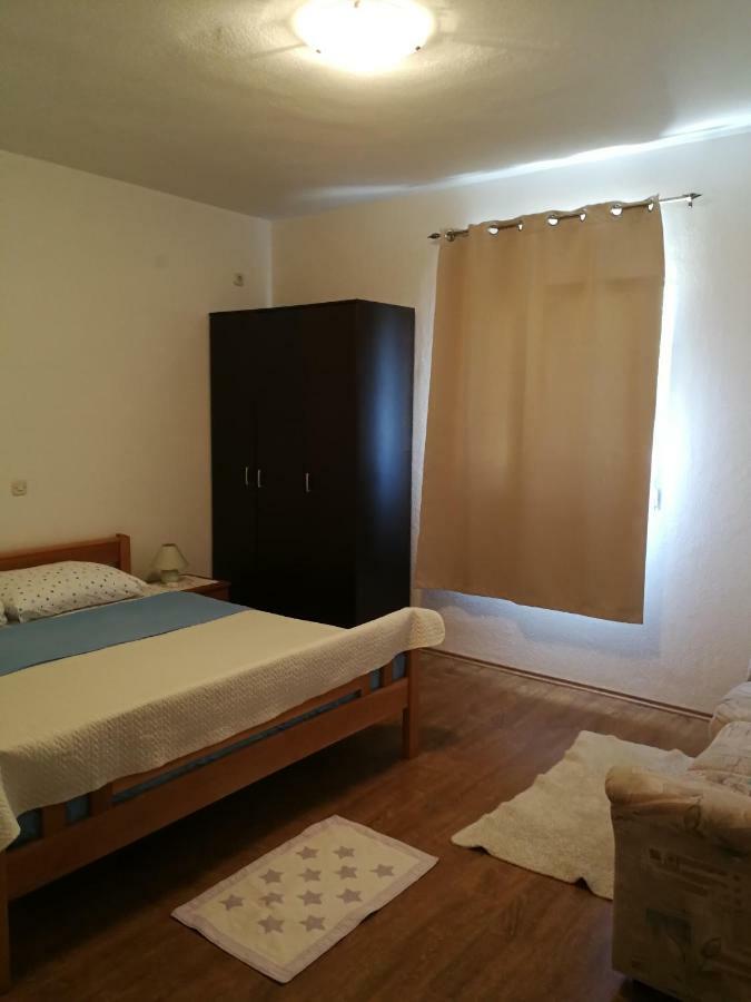 Apartments N&M Sukosan Bagian luar foto