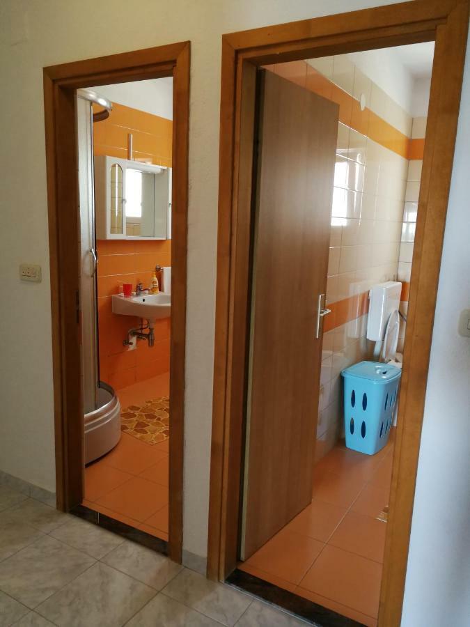Apartments N&M Sukosan Bagian luar foto